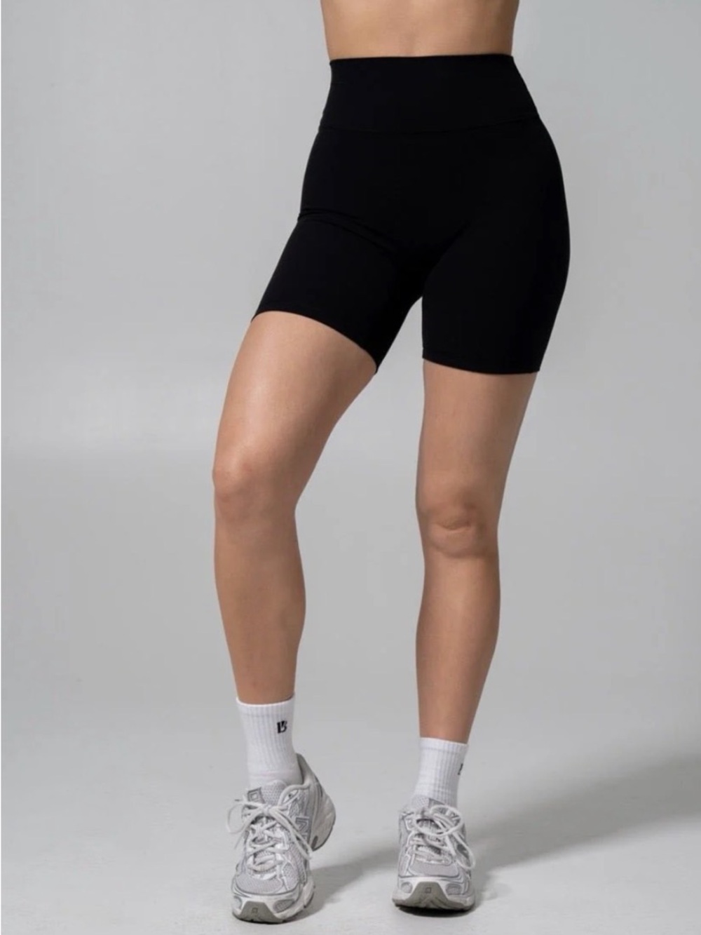 BuffBunny Legacy Short 6”